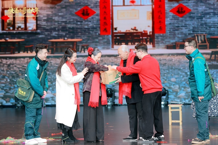 重庆市总工会新春文化进基层情暖快递小哥