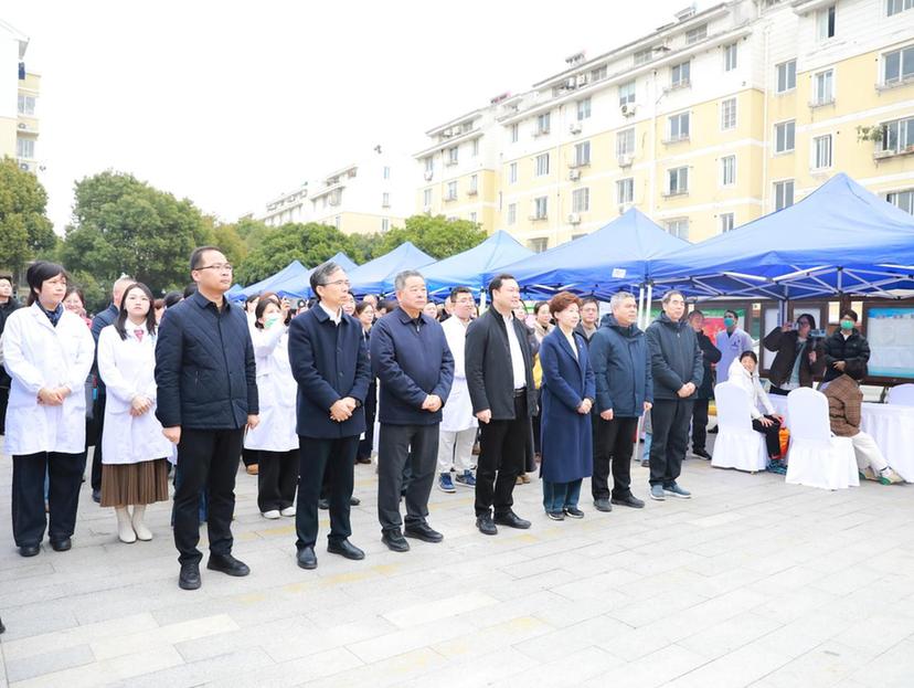 苏州：慈善义诊进社区 志愿服务暖民心