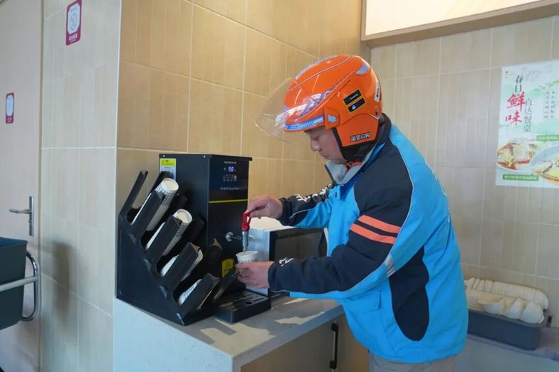 苏州浒墅关：外卖骑手“变身”工作室主理人