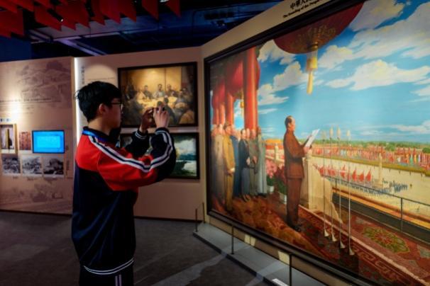 河北赞皇学子赴港研学 探寻新质生产力与厚植家国情怀