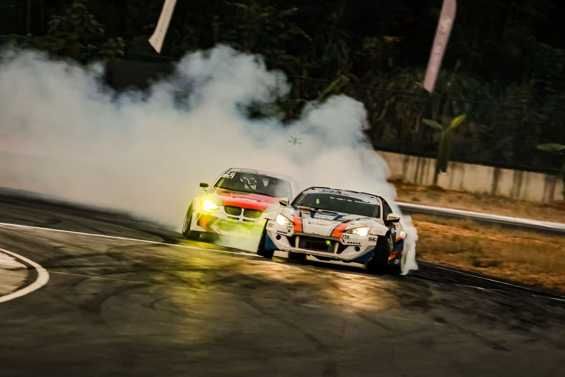 重庆大足：2026重庆市汽车运动超级联赛暨汽车飘移公开赛28日开赛