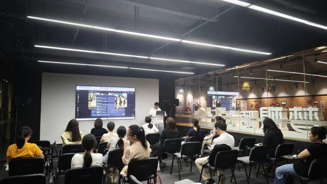 党群阵地联手科技企业，AI智能体公益科普开进园区