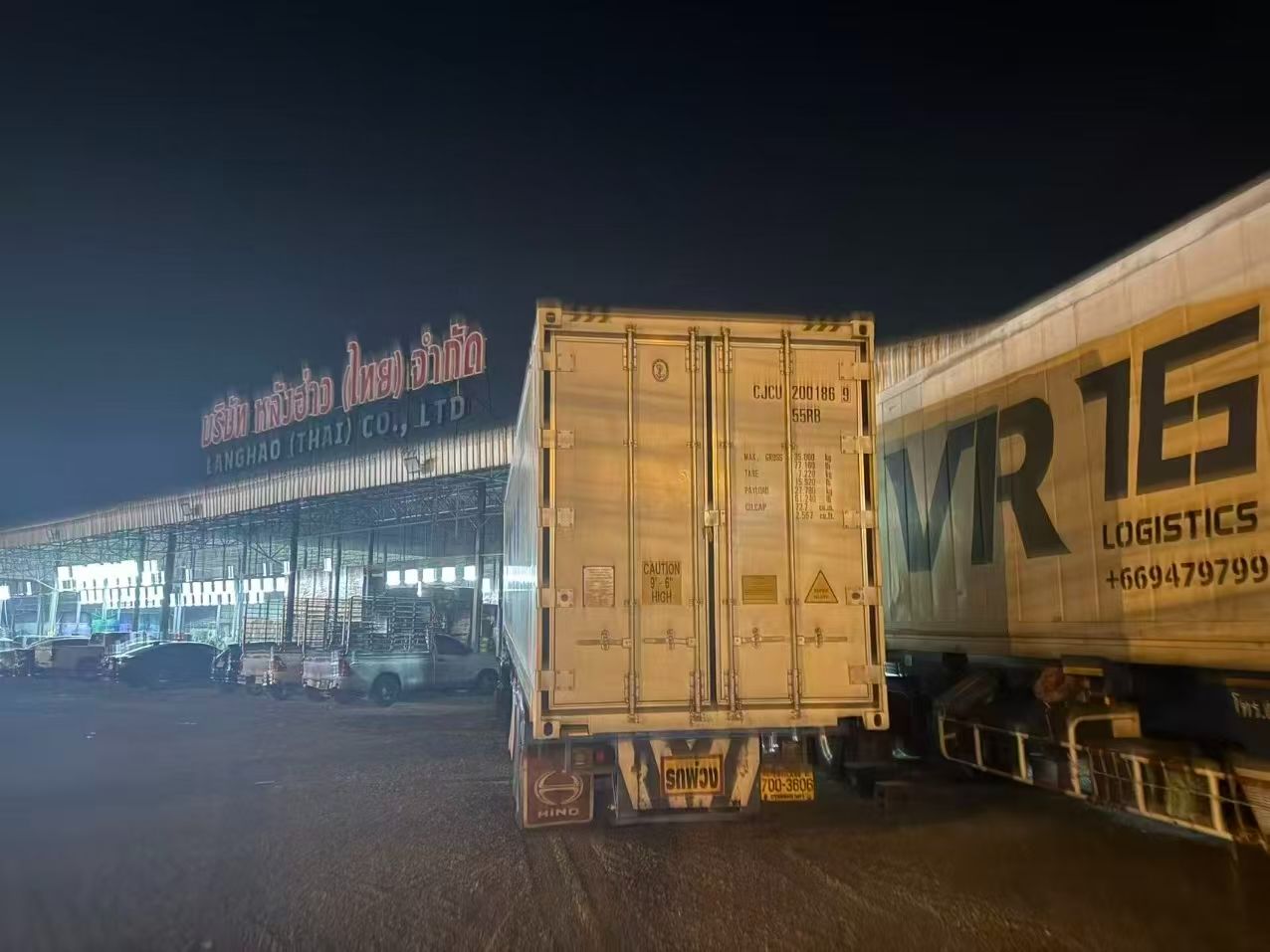 鲜到飞起！中老泰榴莲班列直达成都，泰国榴莲火速上桌