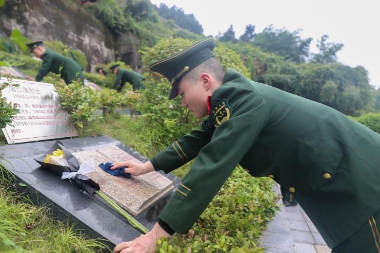 武警重庆总队执勤第三支队：清明寄哀思，山河念忠魂