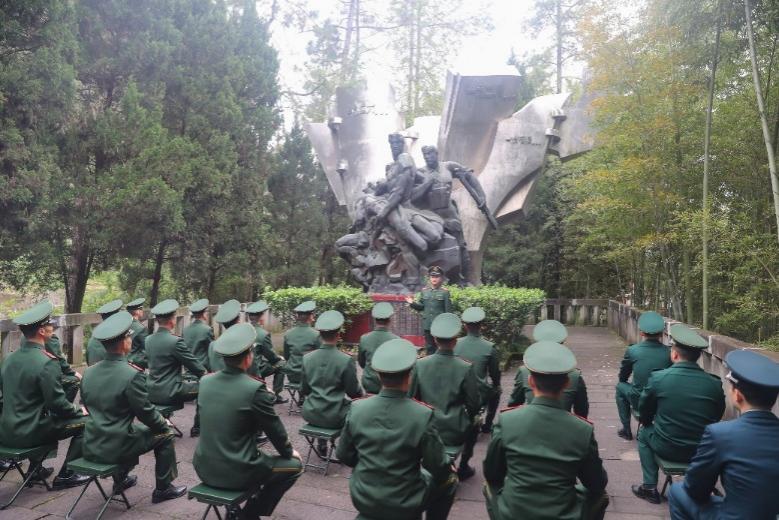 武警重庆总队执勤第三支队：清明寄哀思，山河念忠魂