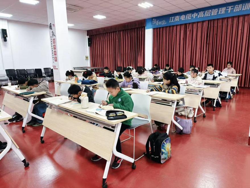 江苏宜兴市总工会开展“工娃小家”托管班助力首个春假落地