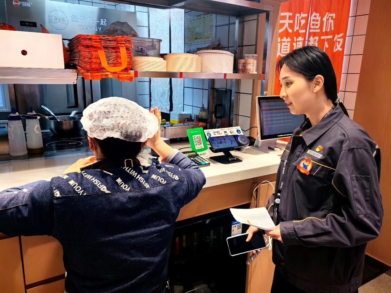 “红岩燃小兵”上门服务解难题 重庆江北商户用气更安心更省心