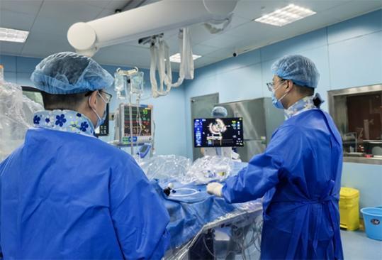 从“管腔显影”到“管壁直视” 重大附属江津医院心血管介入诊疗升级