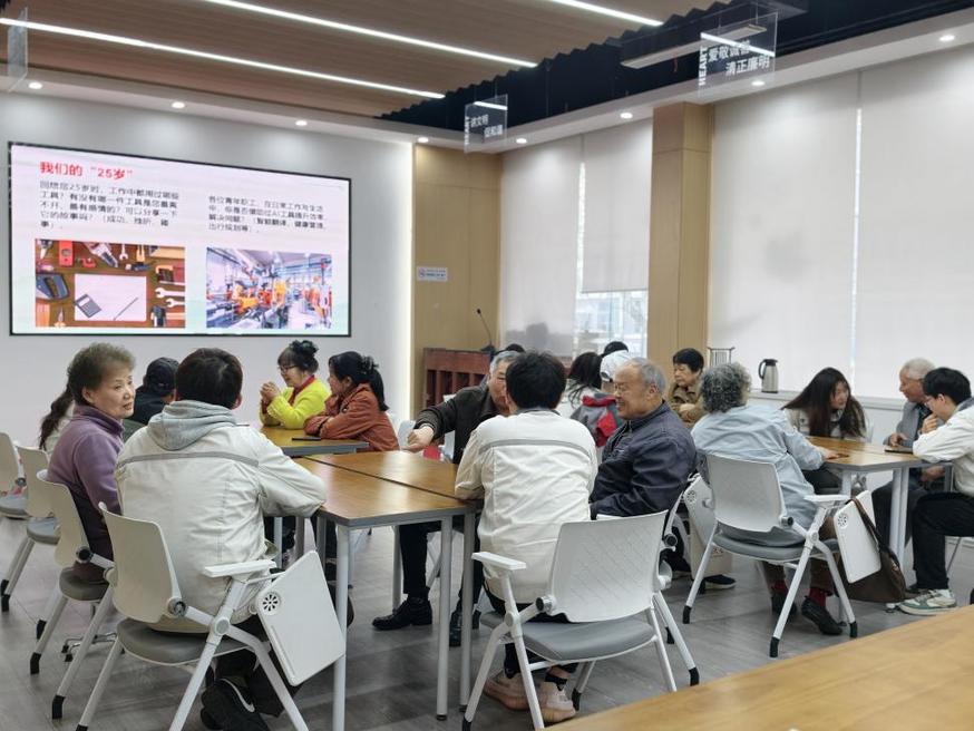 从“一把扳手”到“AI助手”——江苏常州东方社区一场跨越60年的青春对话