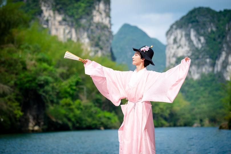 三月三广西河池金城江龙江第一湾举办国潮“神仙会”