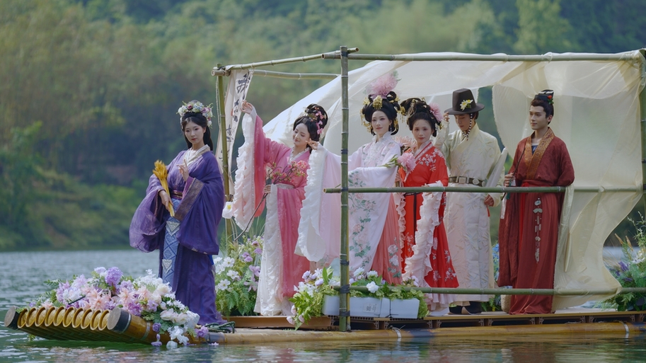 三月三广西河池金城江龙江第一湾举办国潮“神仙会”