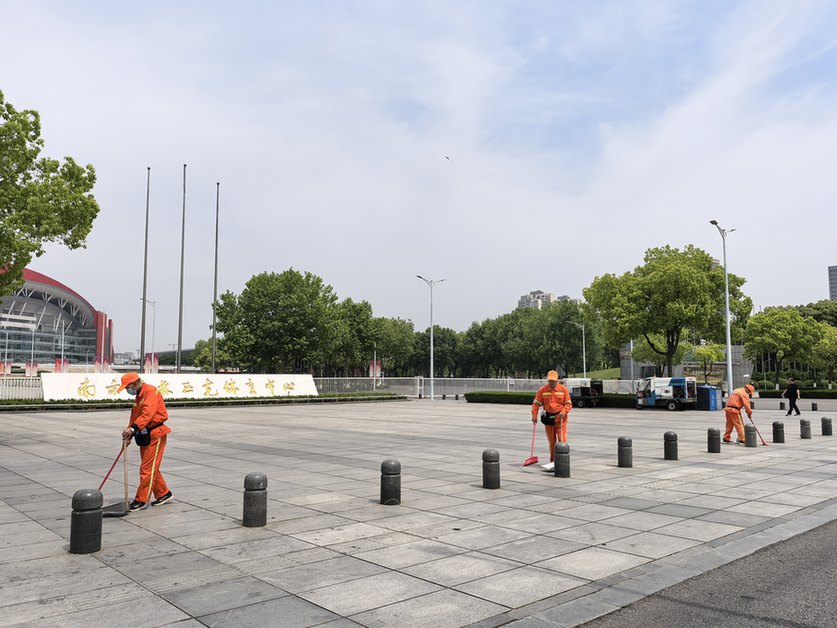 5万个免费车位+精细服务升级 南京城管高效护航“五一”及“苏超”赛事