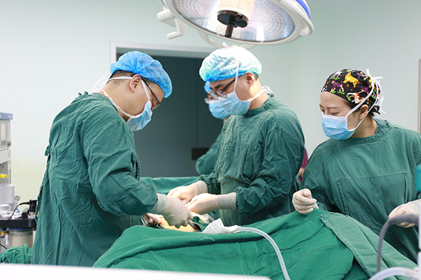 从“保命”到“保生活”，重庆这家医院的手术刀下藏满温柔