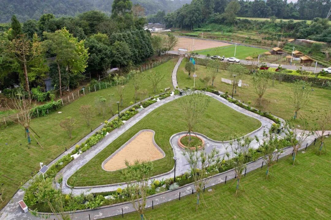 四川邛崃：解锁“携宠微度假”新玩法