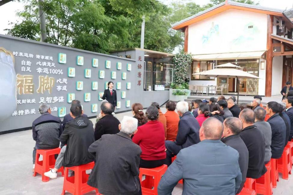 重庆大足：十部门“握指成拳” 法治站安家景区门口