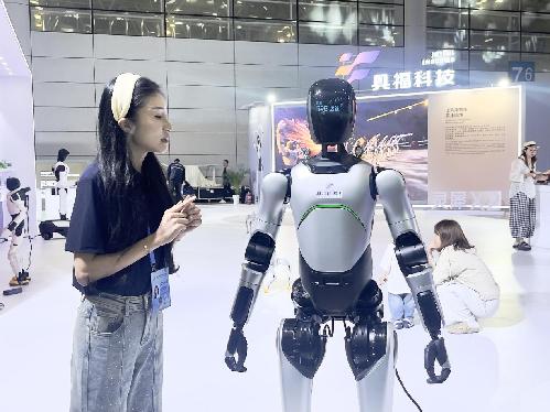 全矩阵机器人重磅亮相第九届数字中国建设峰会
