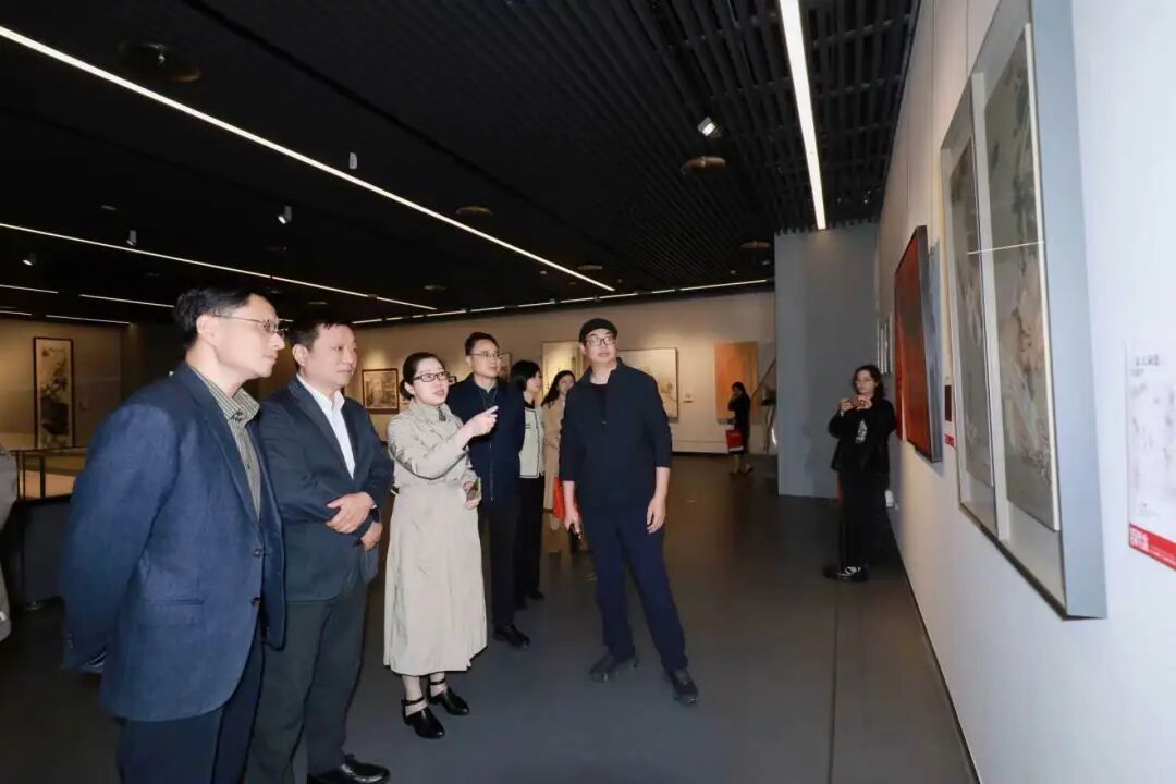 江苏宜兴举办职工美术作品展