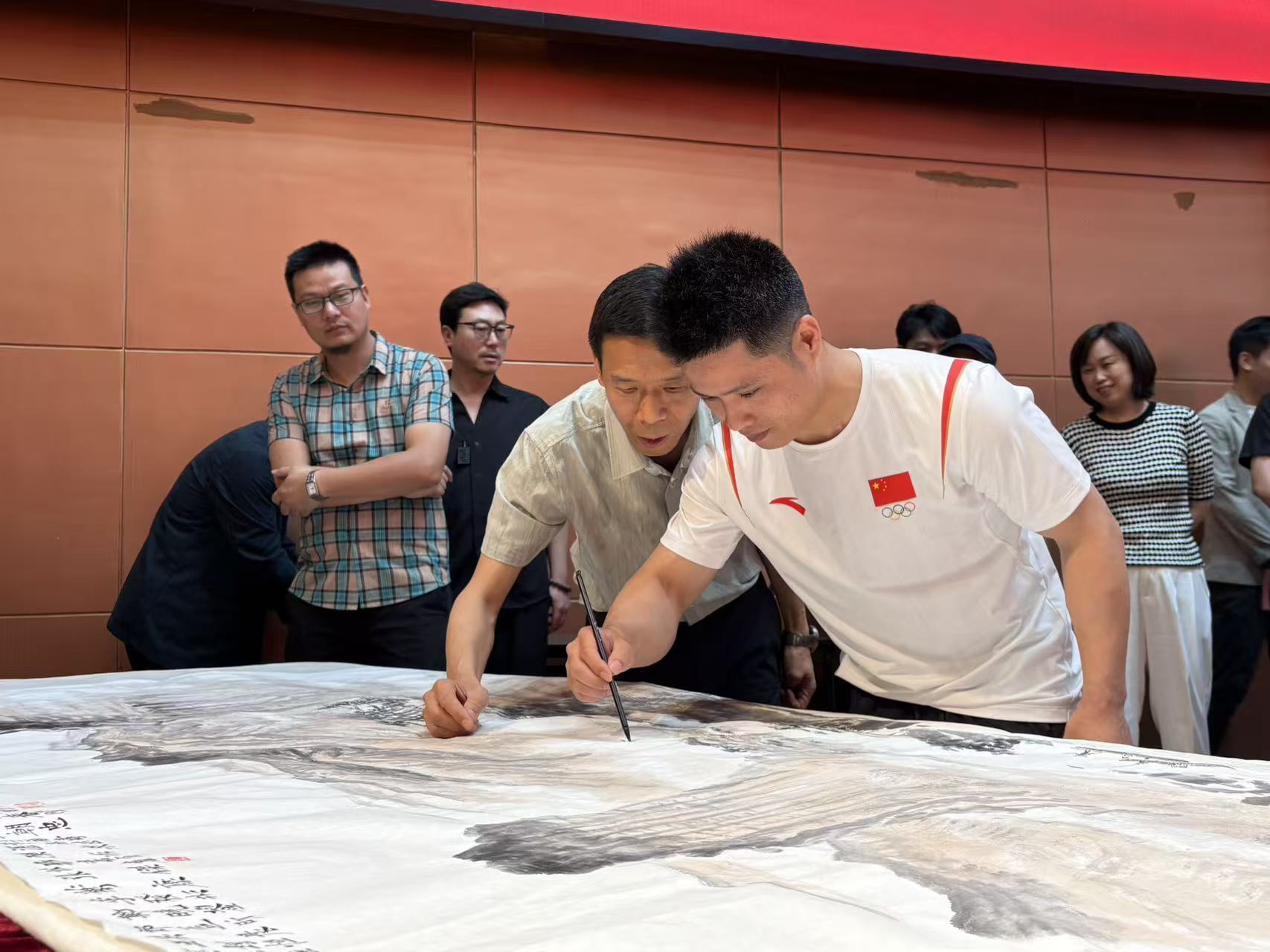 福建举办“翰墨迎盛会，文体共华章”体育艺术跨界融合活动