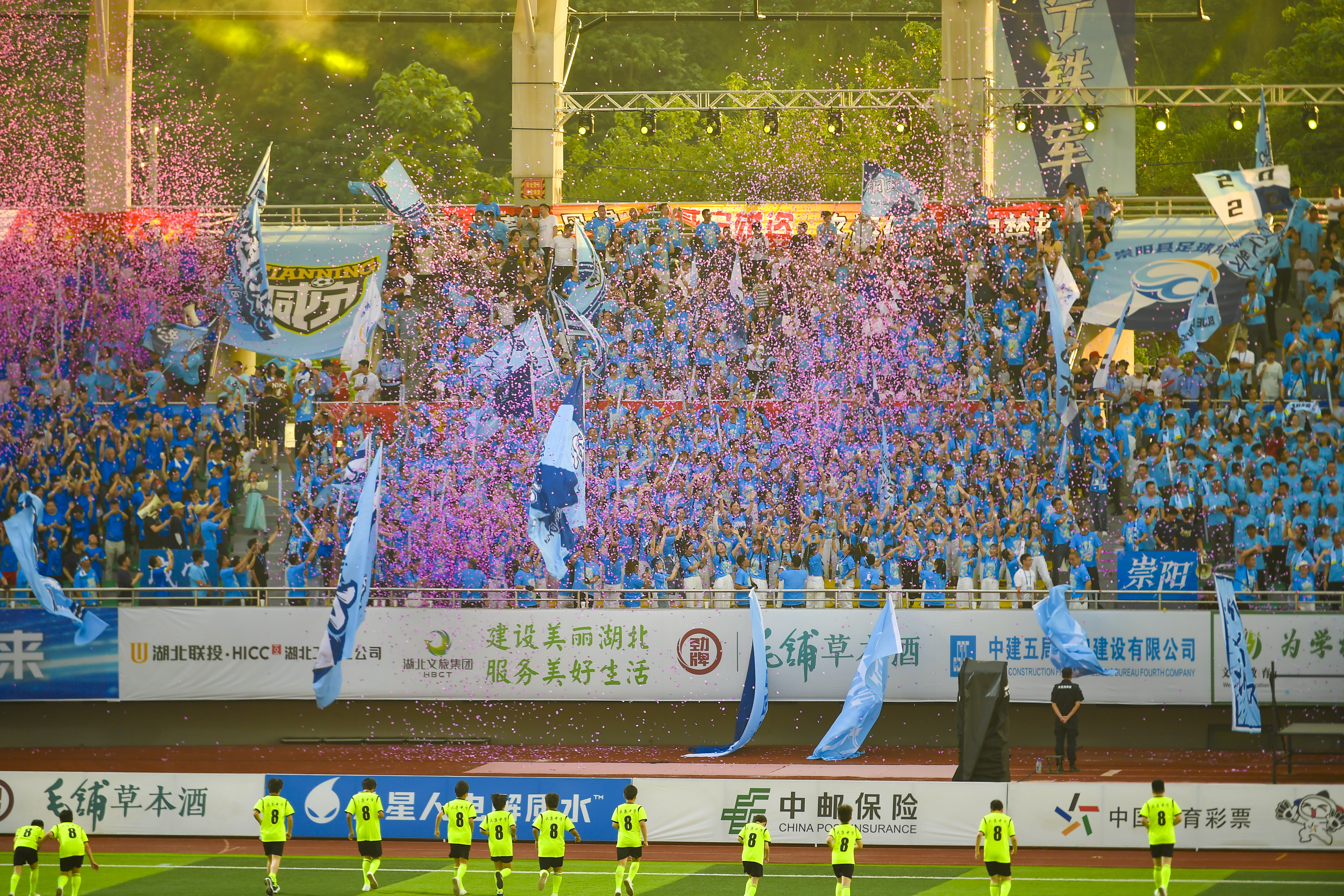 逆境执光 绿茵回响——2026湖北省城市足球联赛咸宁外星人队第五战综述 逆境执光 绿茵回响——2026湖北省城市足球联赛咸宁外星人队第五战综述