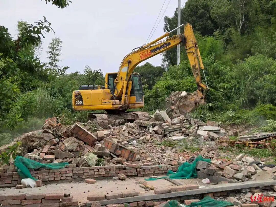 建筑垃圾乱倒？在成都，一条留言就让200㎡垃圾“迅速消失”