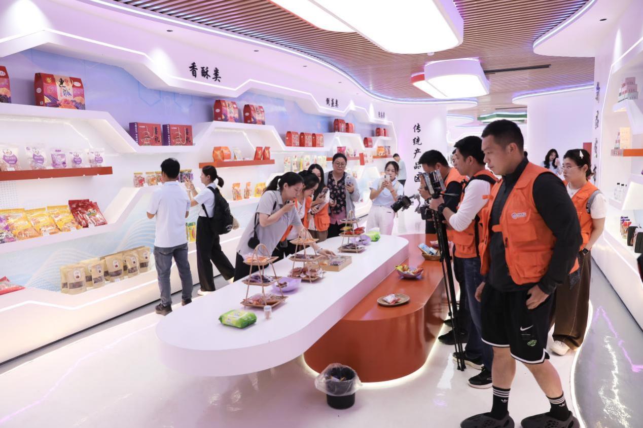 直播助农进龙岩连城：客家烟火气 云端地瓜香