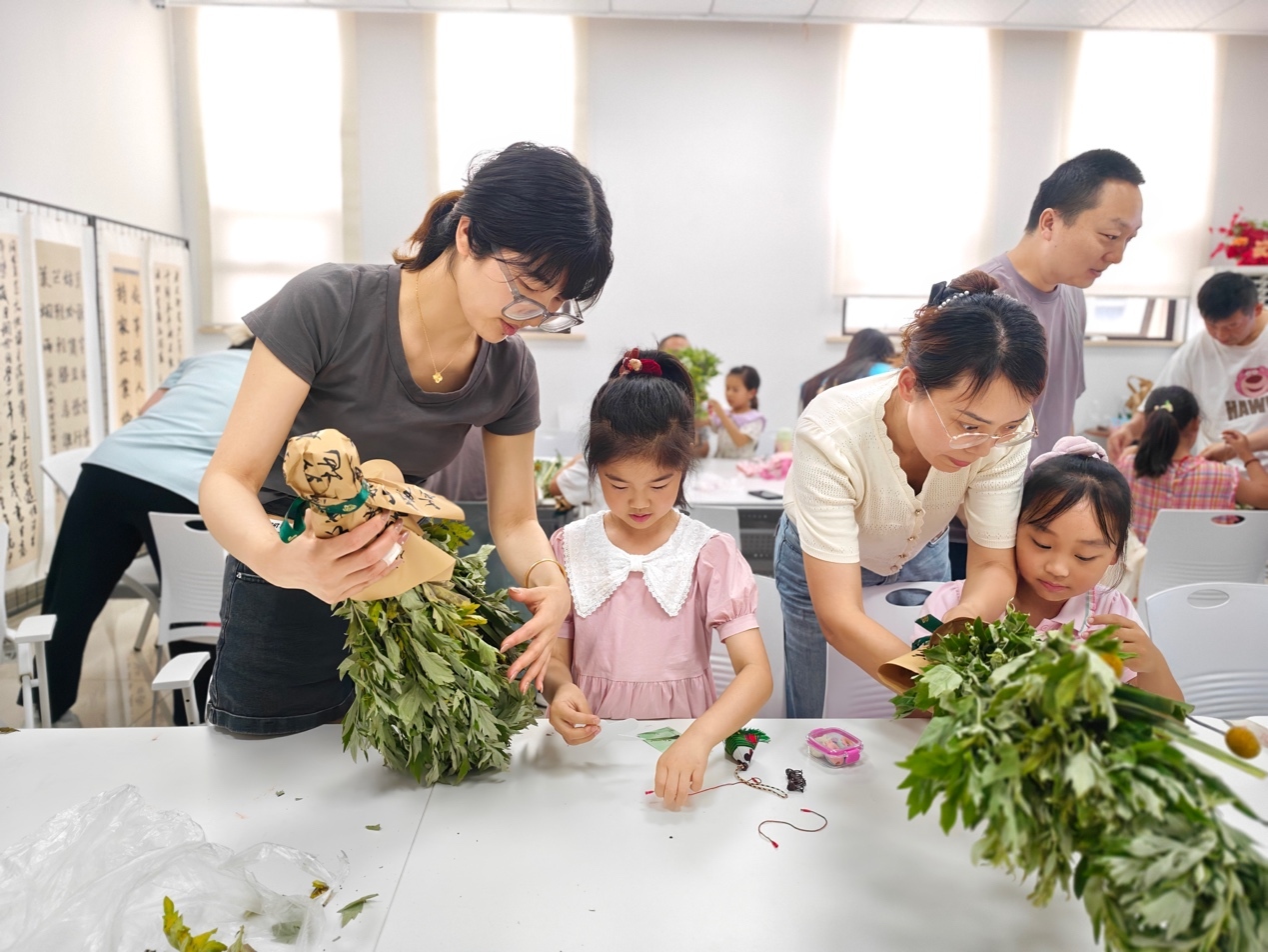 江苏阳澄湖镇：传民俗，沈周故里暖意融