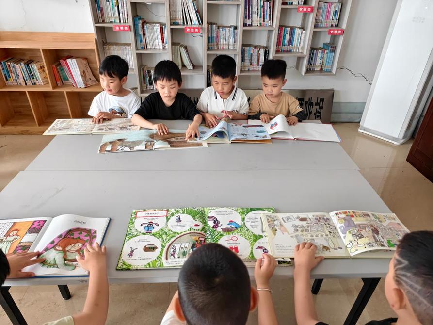 江苏射阳经济开发区开展“书香润童心 阅读伴盛夏”读书分享活动