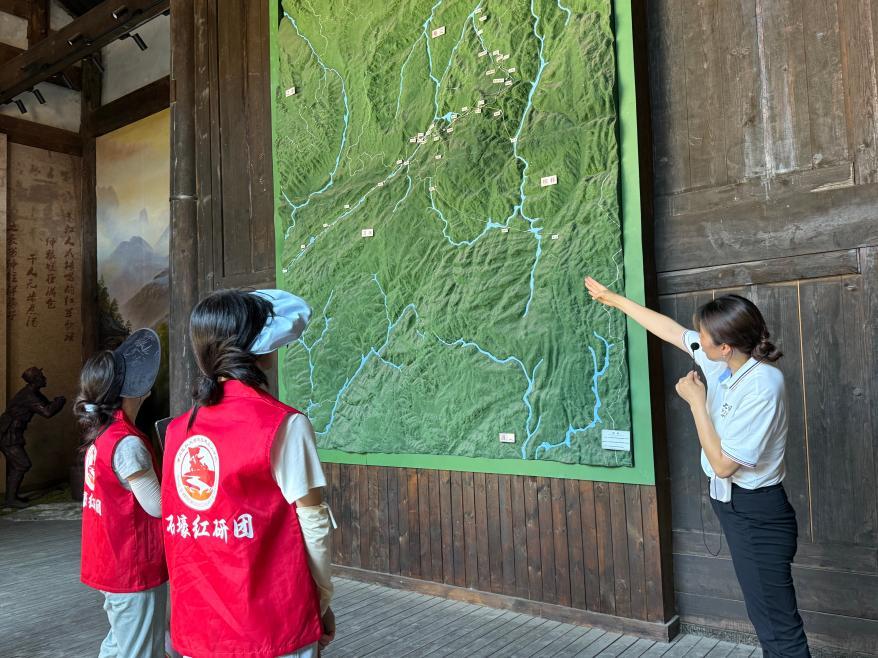 从长征路到奋进路 重庆医科大学研学团队踏访綦江长征遗址