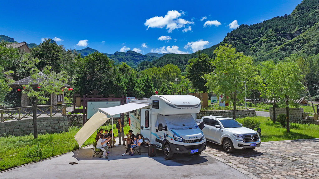 骆驼湾迎来房车客 骆驼湾迎来房车客