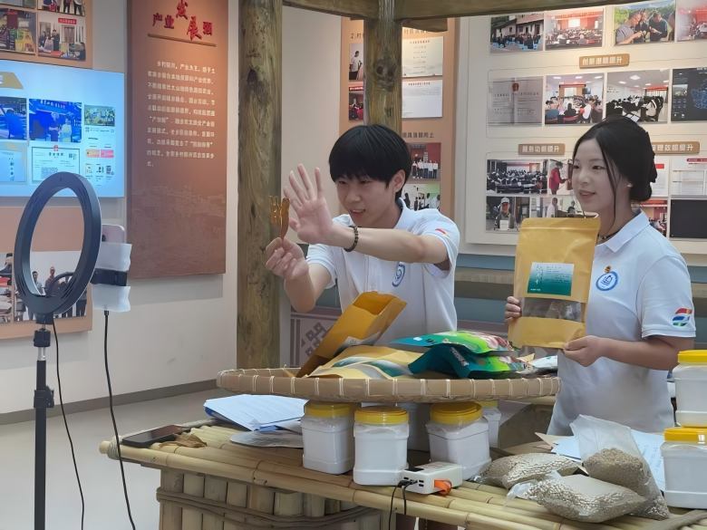 重庆建筑工程职业学院33支实践团深入乡村 开展百余场惠民实践活动