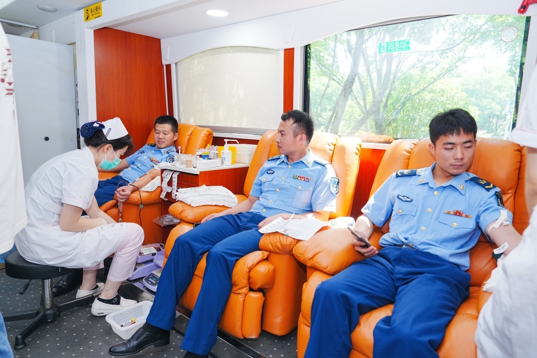 军魂永驻 热血同行——常州市新北区举办庆“八一”军人无偿献血暨退役军人专场招聘会