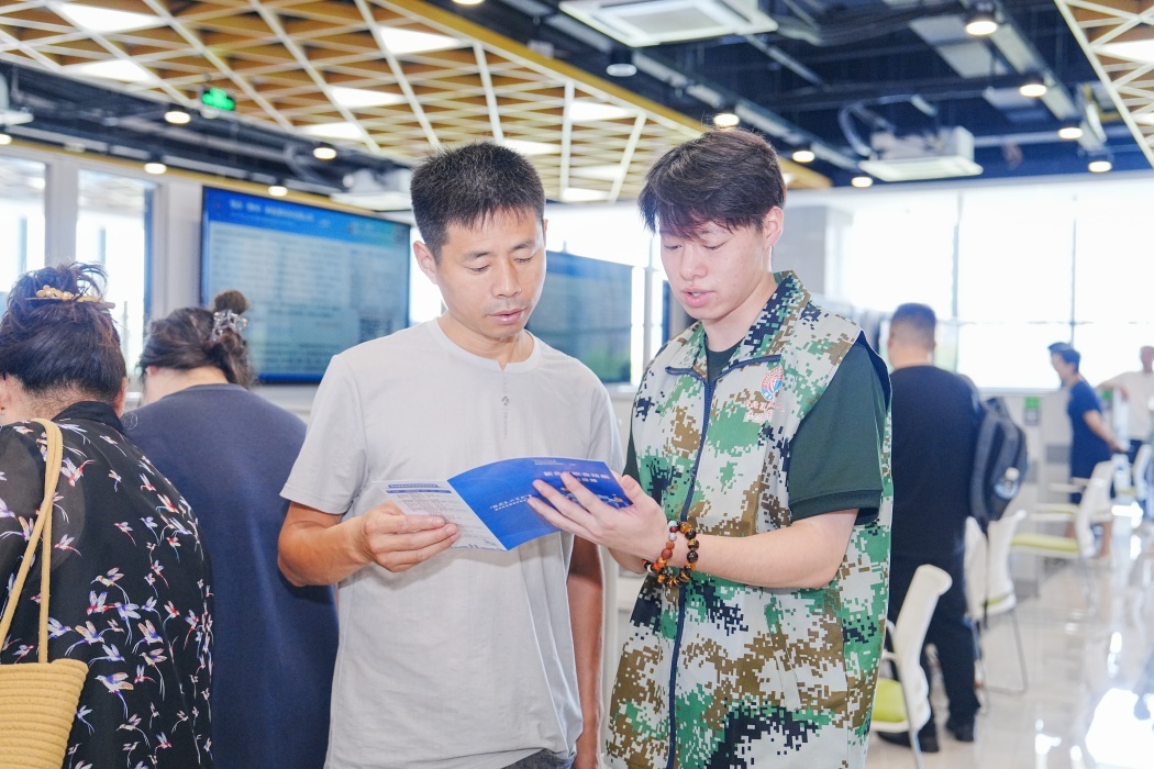 军魂永驻 热血同行——常州市新北区举办庆“八一”军人无偿献血暨退役军人专场招聘会