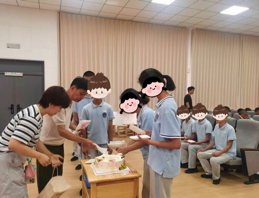 十八而志，向阳而生——武圩实验学校为首位年满18周岁学生举行成人礼