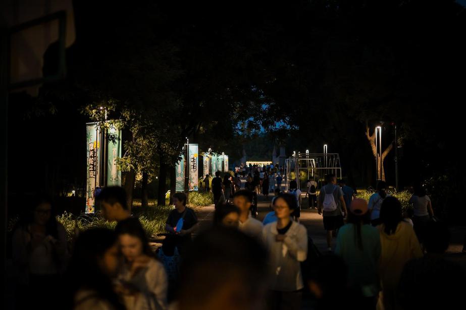 夏日再启航，北京龙潭中湖公园“摩天轮之夜”焕新归来