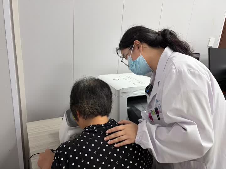 扬州市仪征：人工智能+眼底一张网，守护群众眼健康