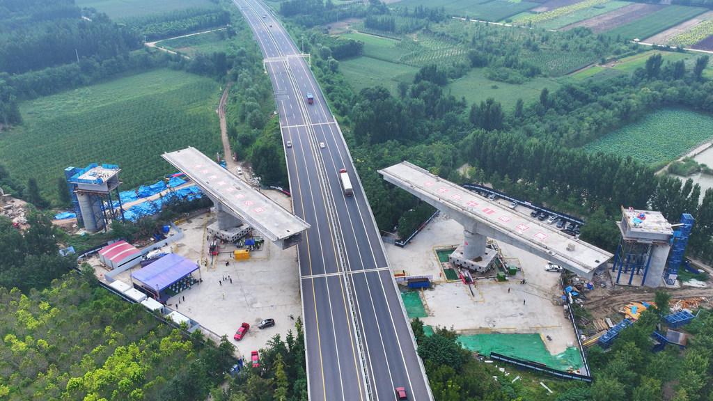 石雄铁路完成首次桥梁转体施工