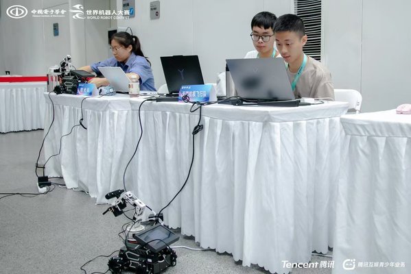 广州城市理工学院无疆航模队斩获2026世界机器人大赛共融机器人挑战赛全国总决赛亚军