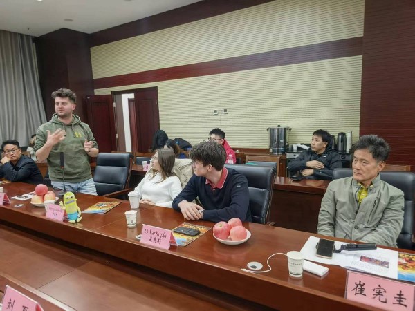 行走中国・寻踪塞上榆林|踏访毛乌素:多国嘉宾见证大漠变绿洲奇迹 行走中国・寻踪塞上榆林|踏访毛乌素:多国嘉宾见证大漠变绿洲奇迹