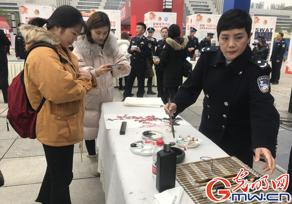 重庆警方开展“护航梦想 共筑平安”“梦想驿站”专场活动