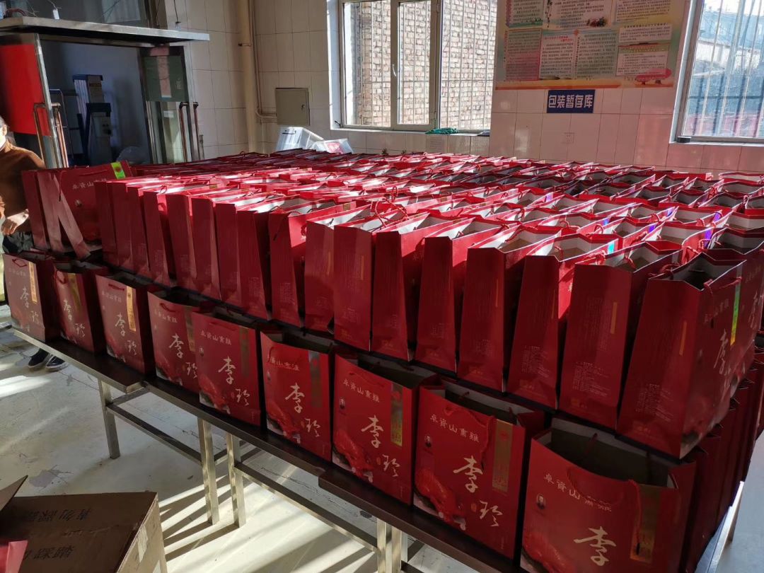 卓资县举行“众志成城，抗击疫情”捐赠仪式