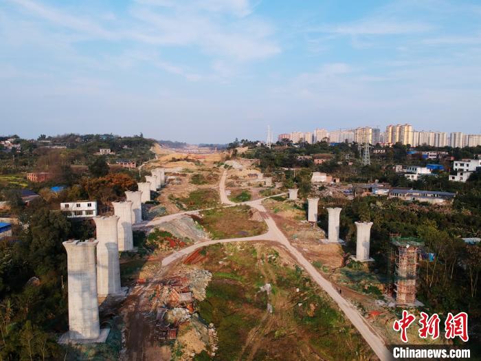 川南城际铁路泸州段复工复产 抢抓工期有序建设