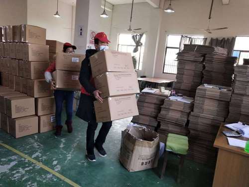 安徽桐城：志愿者助力企业“防疫线不松、生产线转动”