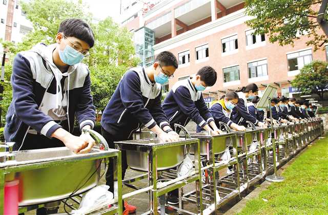 重庆首批1300余所学校、70余万师生复课