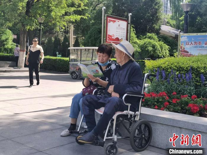 中国首部治理公共场所随地吐痰问题省级地方性法规正式实施