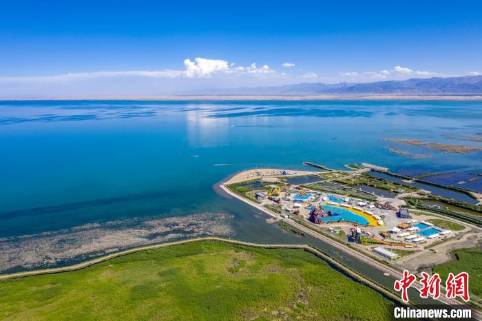 新疆博湖开启夏日“清凉游”
