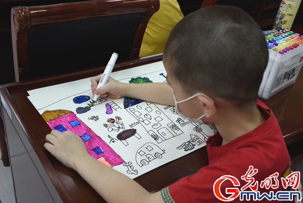 重庆市“花儿少年”绘画展评活动落幕 作品将线下展出
