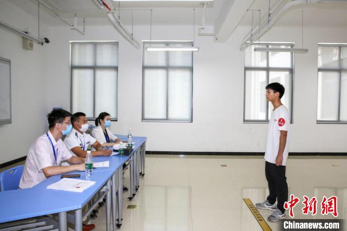 今年32所院校在湘招收定向培养士官3033名