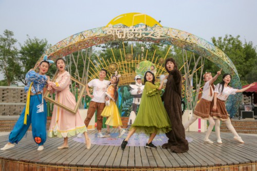 唐山首届户外儿童戏剧节让童话成真