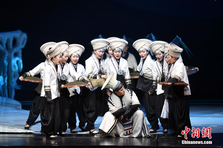 云南首个国家艺术基金资助歌剧项目《小河淌水》昆明首演
