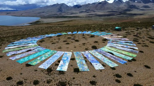 “等风来——王义明的艺术行动”之《虹》于西藏展开